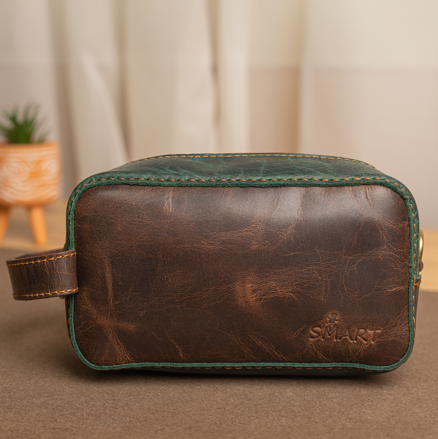 Clutched handbag | Brown*Green