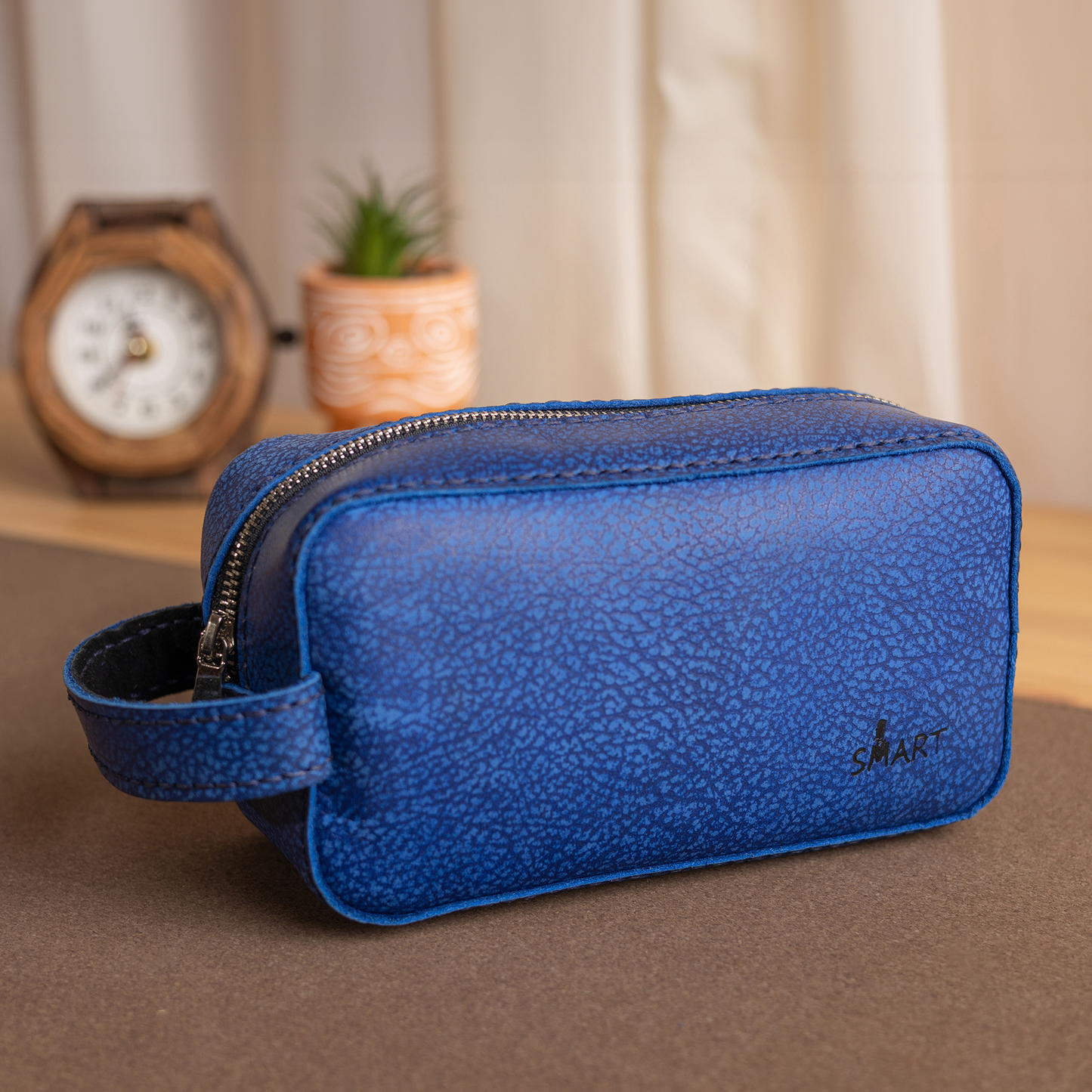 Clutched handbag | Navy Blue