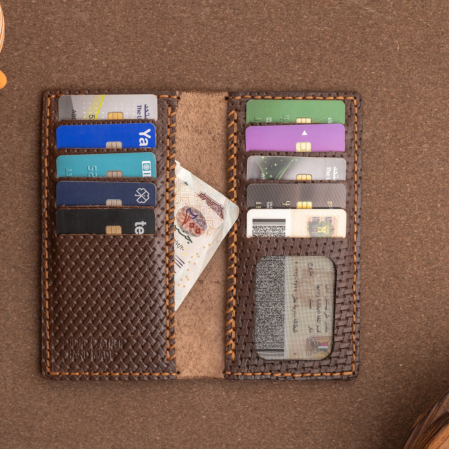 Bi-fold card holder | Brown